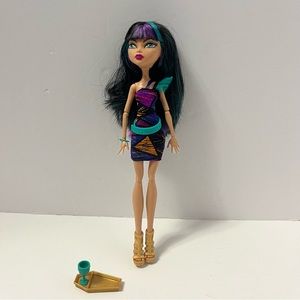 MONSTER HIGH DOLL Cleo De Nile Creepeteria doll toy